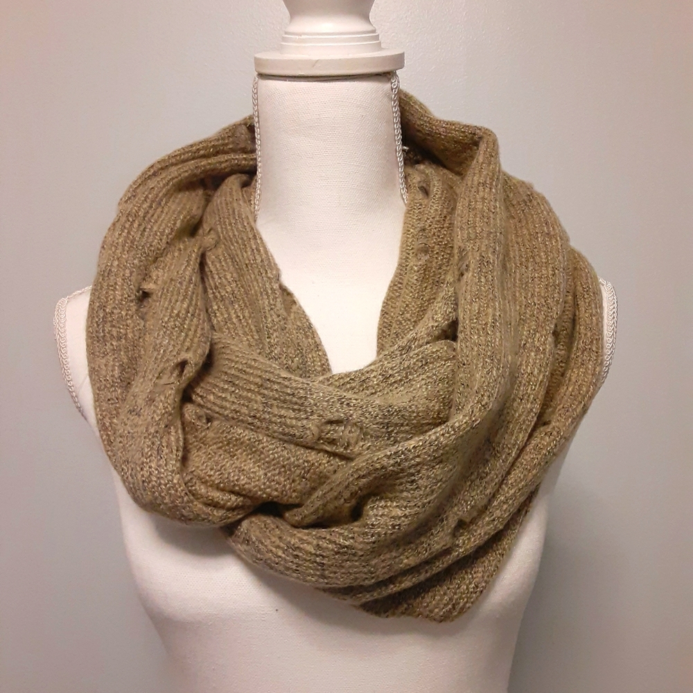William Rast Infinity Scarf Beige OSFM - Picture 2 of 5